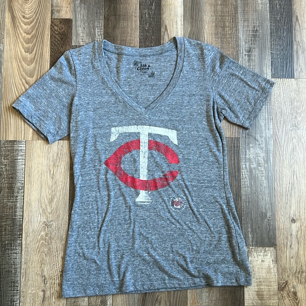 Minnesota Twins V Neck T-shirt
